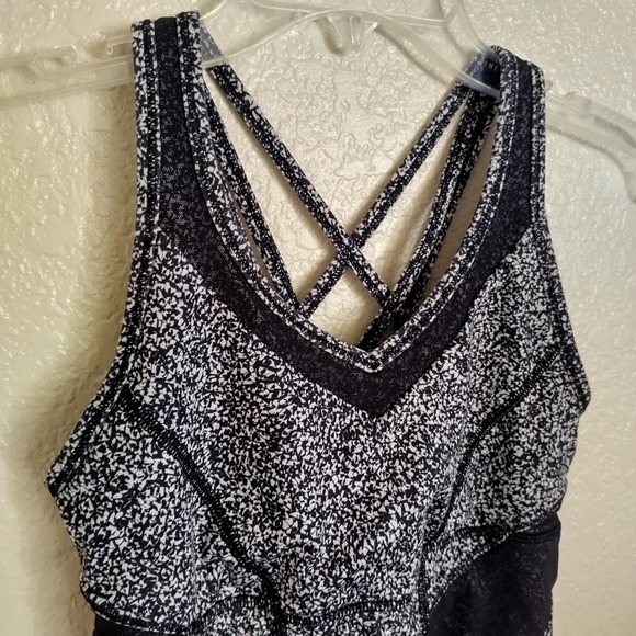 Lululemon Tank Top Iced Wave White Black Mesh wild angel sz 6 - Picture 2 of 7